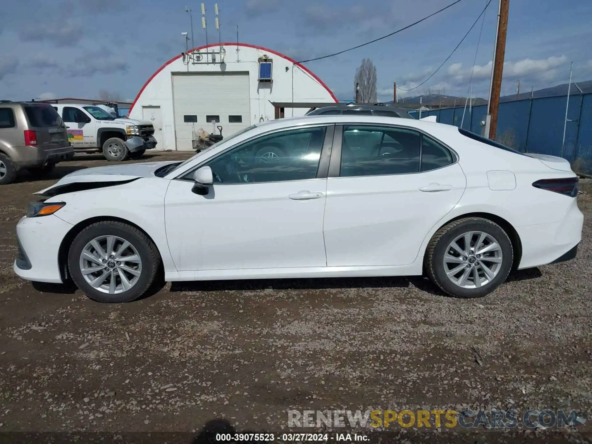 14 Photograph of a damaged car 4T1C11AK2MU475790 TOYOTA CAMRY 2021