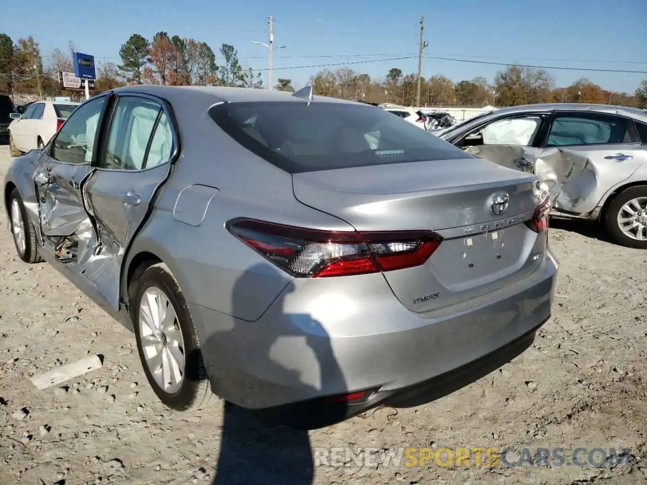 3 Photograph of a damaged car 4T1C11AK2MU495294 TOYOTA CAMRY 2021