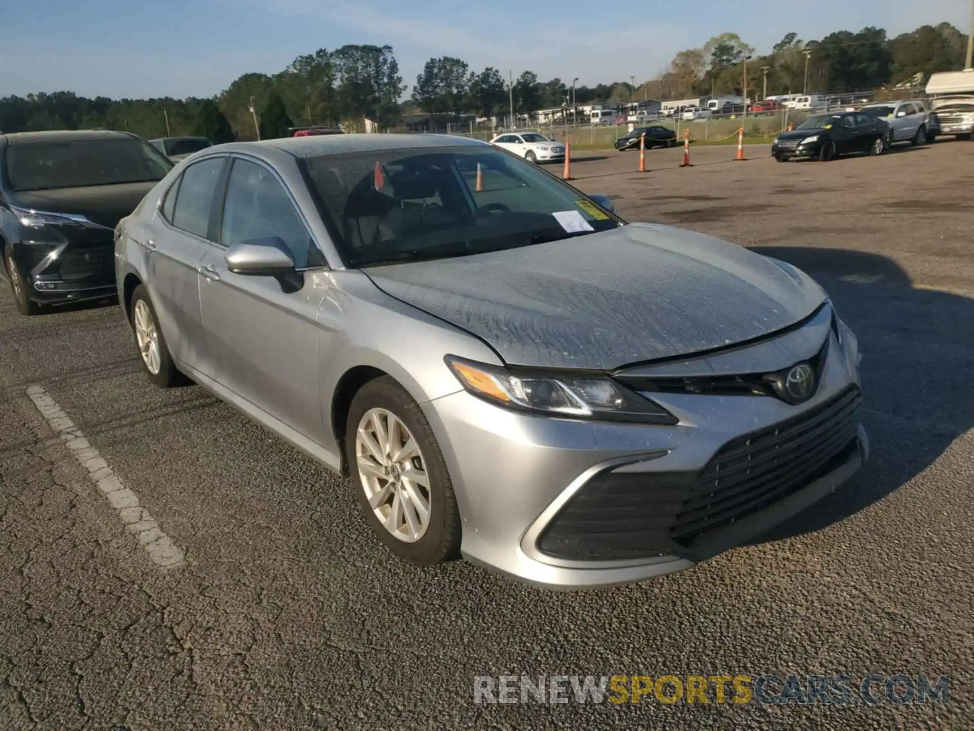 11 Photograph of a damaged car 4T1C11AK2MU526785 TOYOTA CAMRY 2021