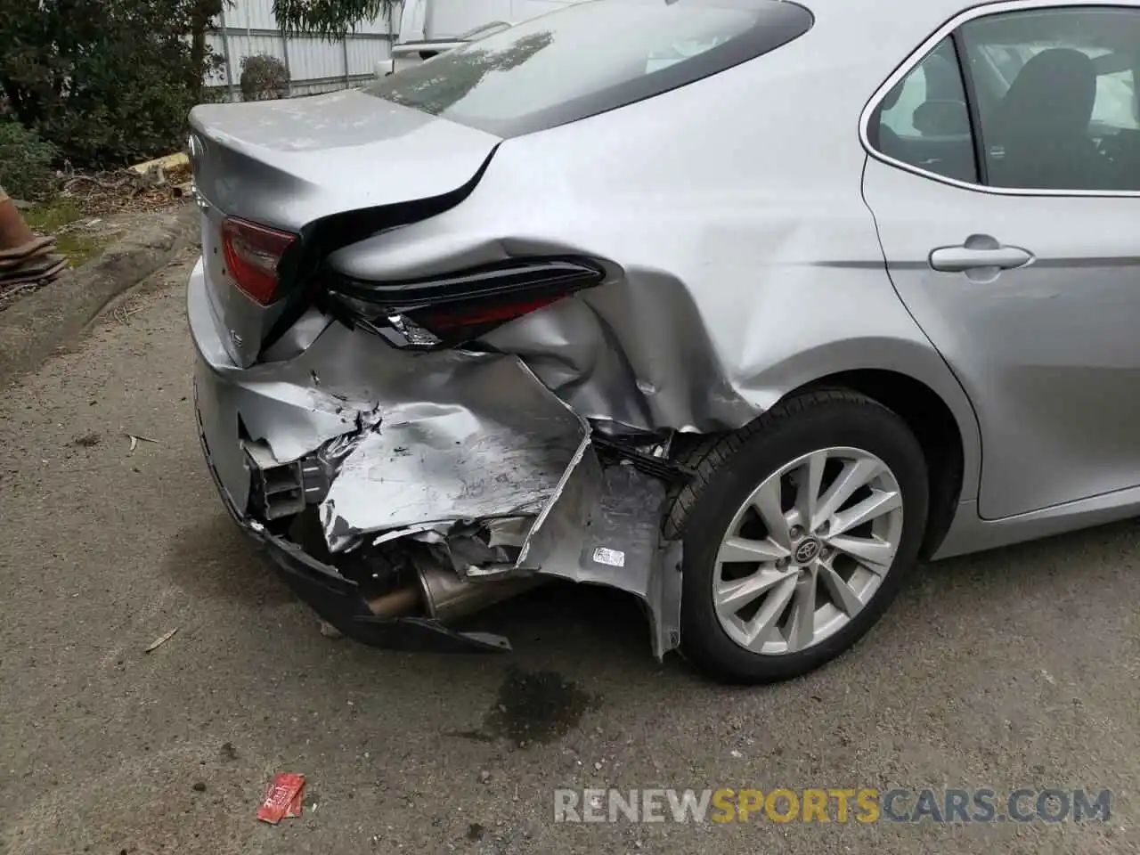 9 Photograph of a damaged car 4T1C11AK2MU530416 TOYOTA CAMRY 2021