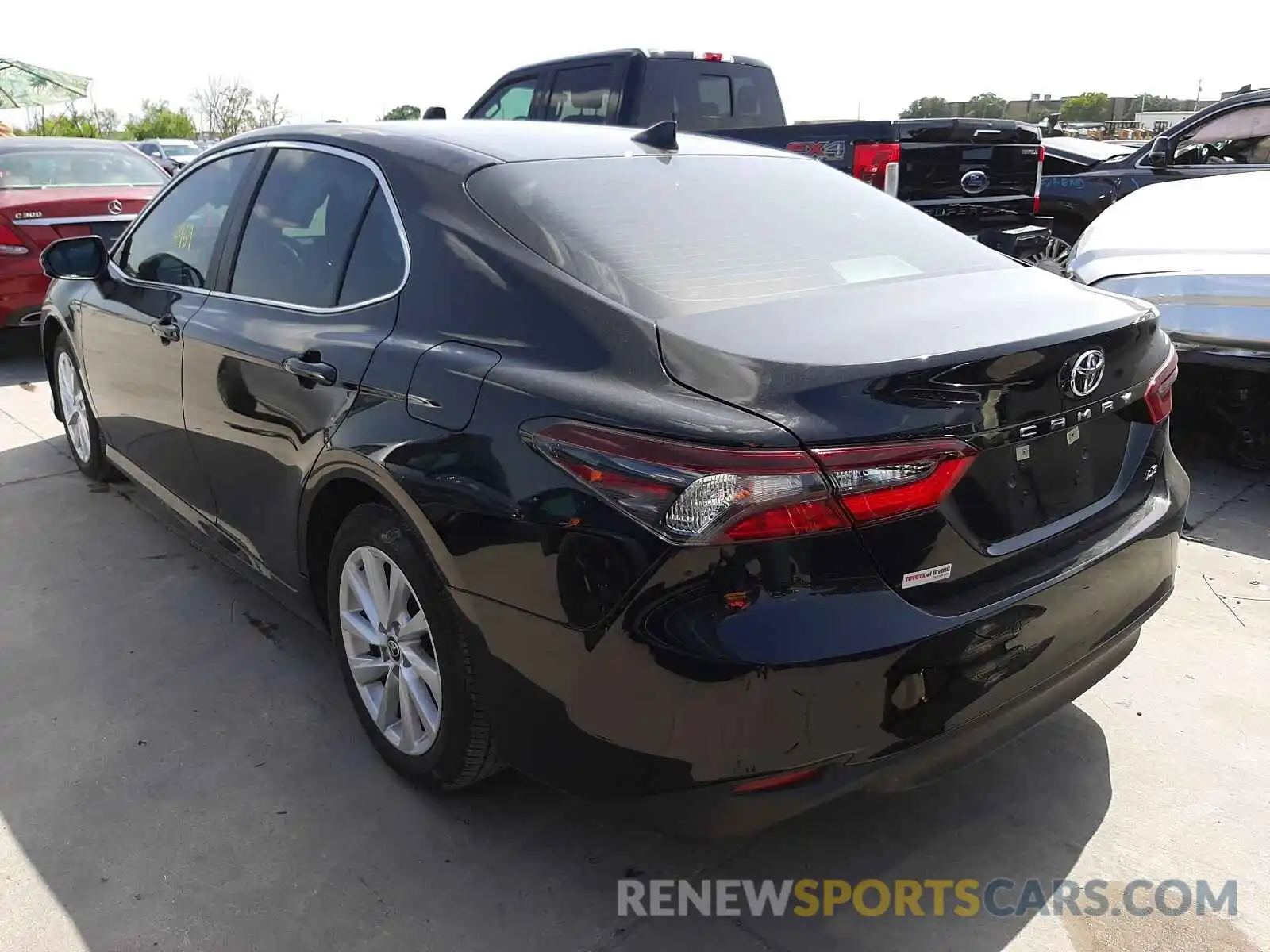 3 Photograph of a damaged car 4T1C11AK2MU541111 TOYOTA CAMRY 2021