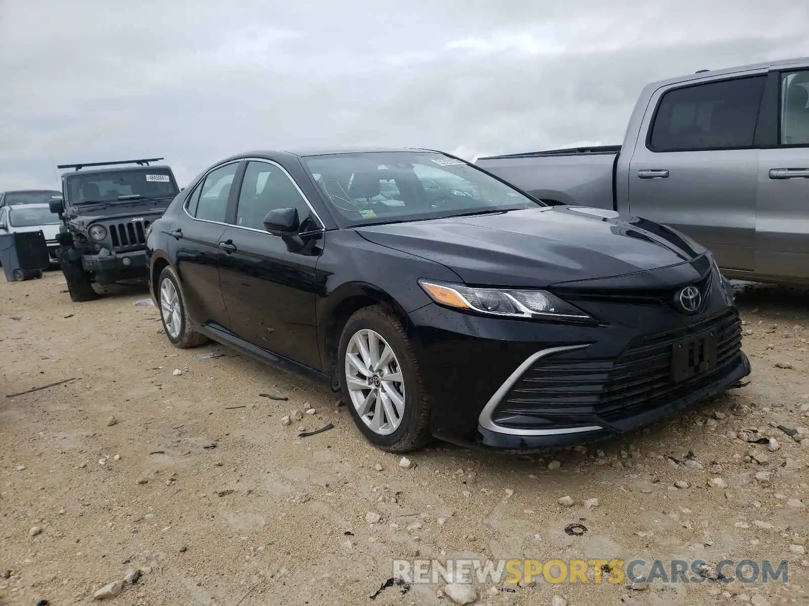 1 Photograph of a damaged car 4T1C11AK2MU541805 TOYOTA CAMRY 2021