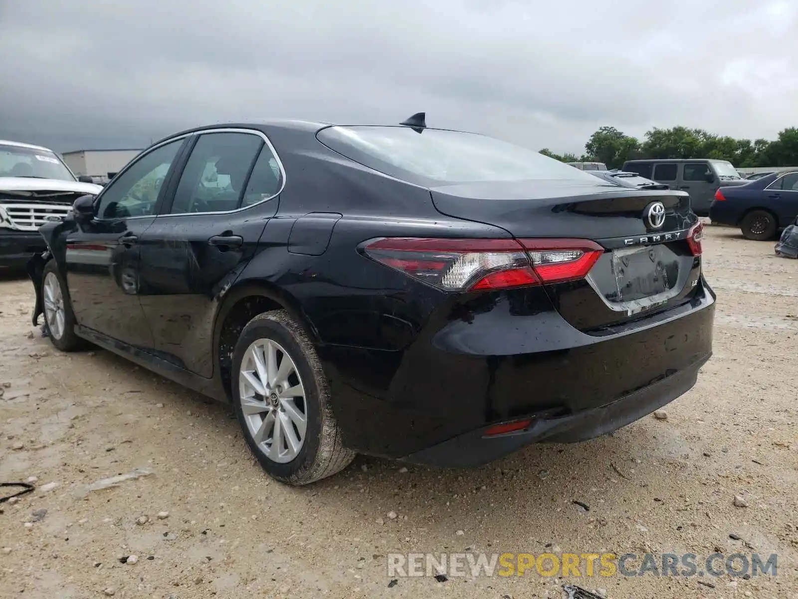 3 Photograph of a damaged car 4T1C11AK2MU541805 TOYOTA CAMRY 2021