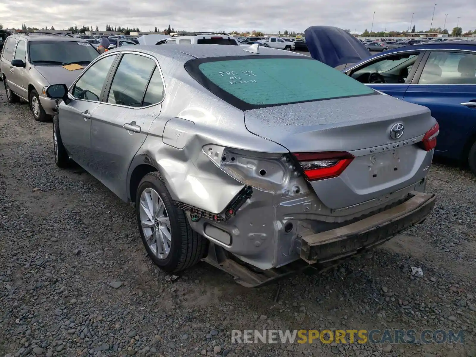 3 Photograph of a damaged car 4T1C11AK2MU542338 TOYOTA CAMRY 2021