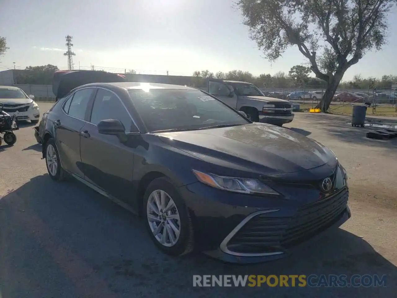 1 Photograph of a damaged car 4T1C11AK2MU550052 TOYOTA CAMRY 2021