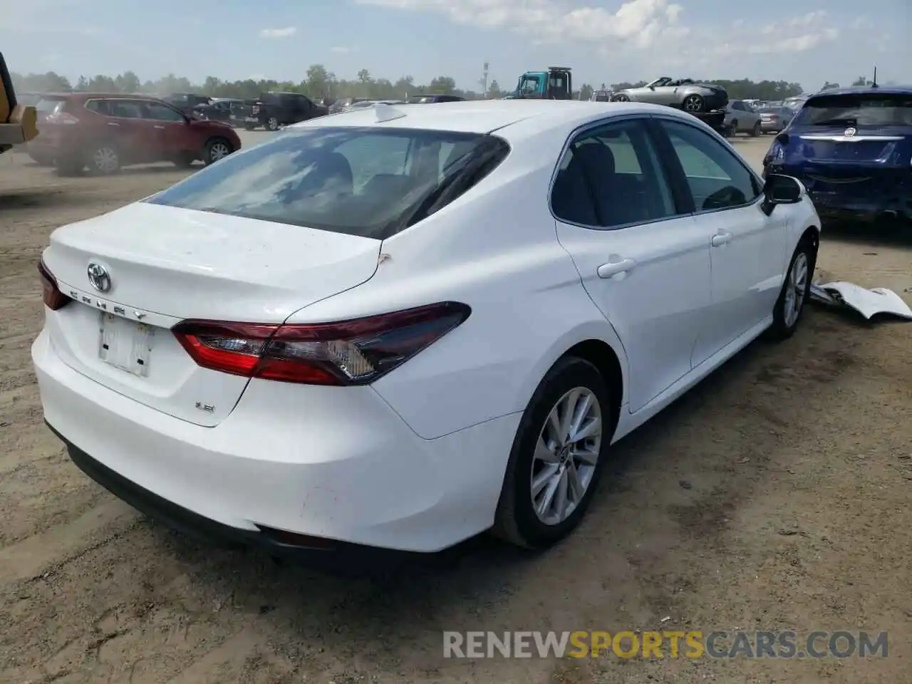 4 Photograph of a damaged car 4T1C11AK2MU562833 TOYOTA CAMRY 2021