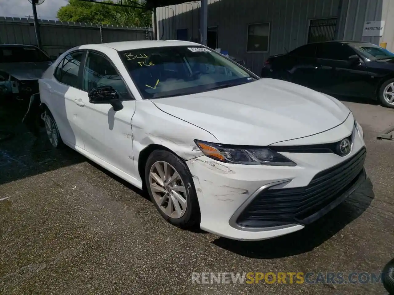 1 Photograph of a damaged car 4T1C11AK2MU573721 TOYOTA CAMRY 2021