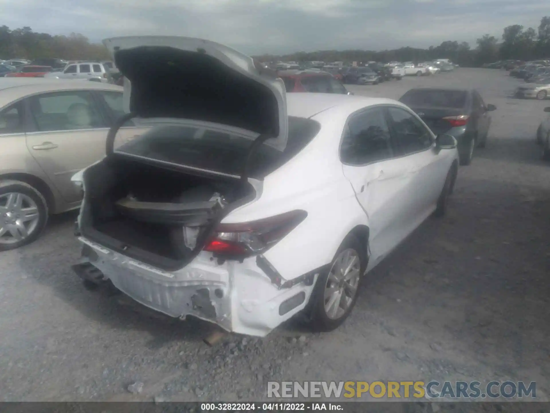 4 Photograph of a damaged car 4T1C11AK2MU575002 TOYOTA CAMRY 2021