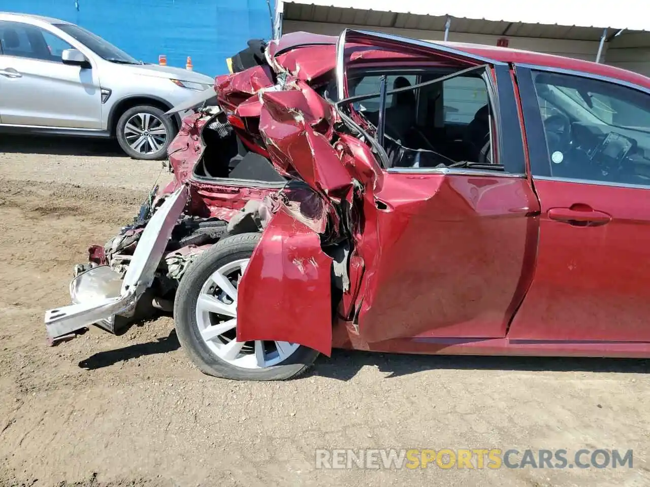 9 Photograph of a damaged car 4T1C11AK2MU594004 TOYOTA CAMRY 2021