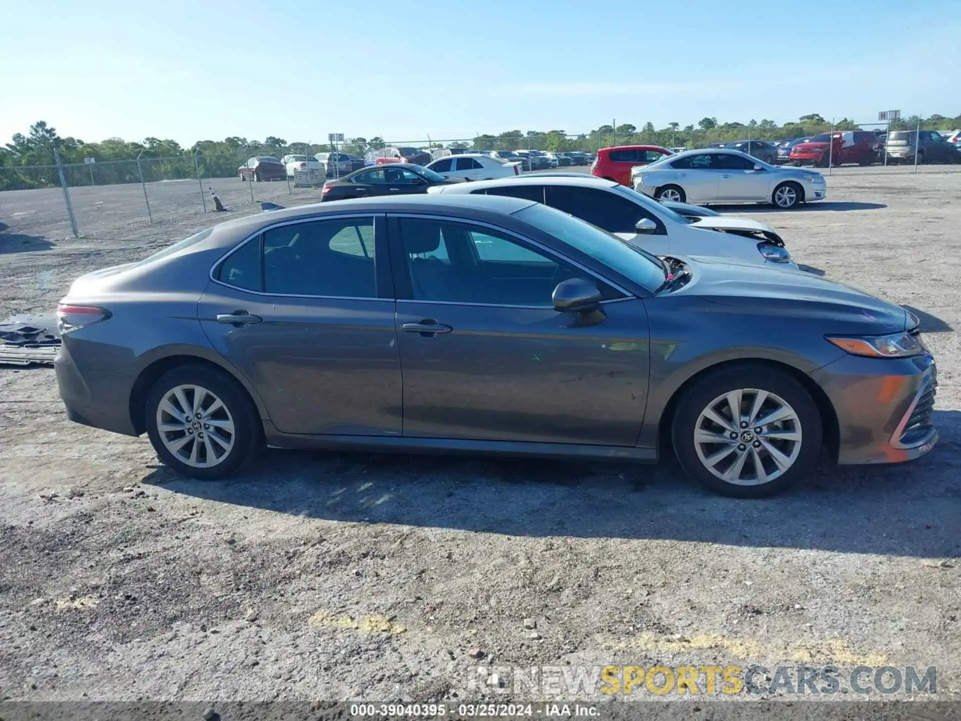 14 Photograph of a damaged car 4T1C11AK2MU600643 TOYOTA CAMRY 2021