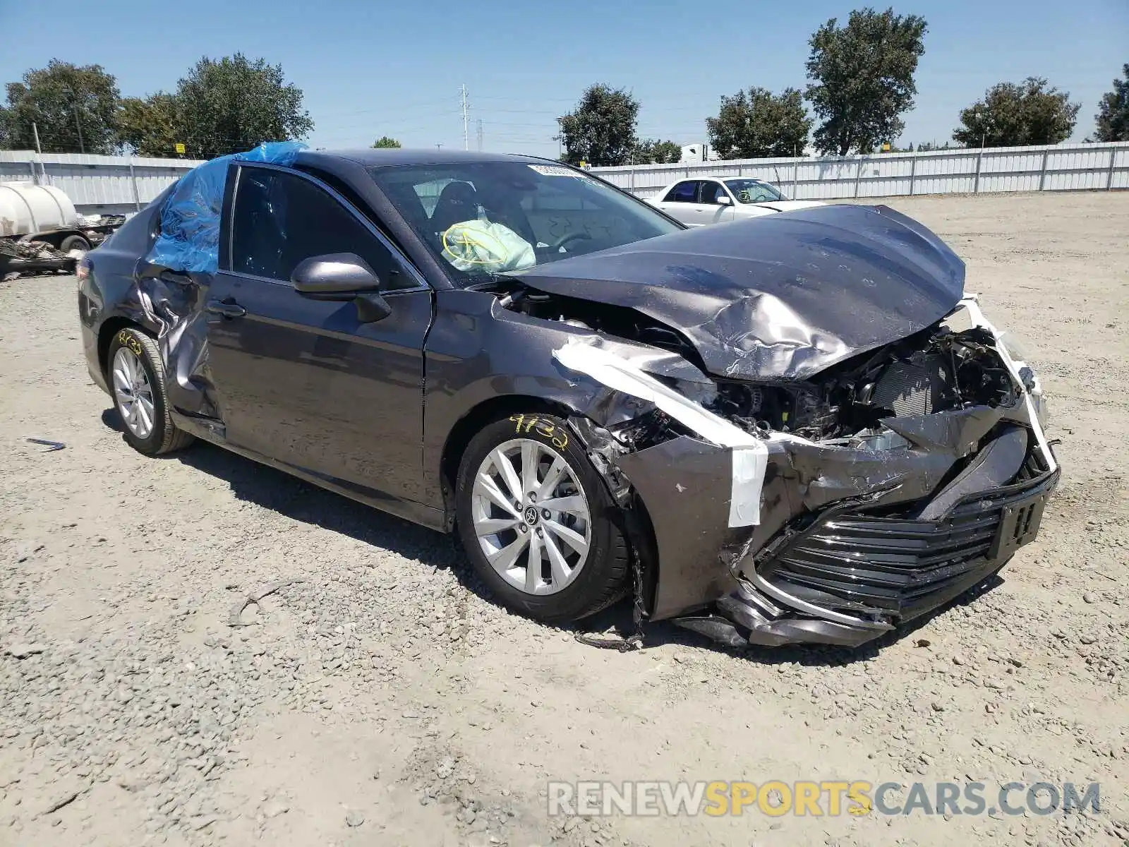 1 Photograph of a damaged car 4T1C11AK3MU422113 TOYOTA CAMRY 2021