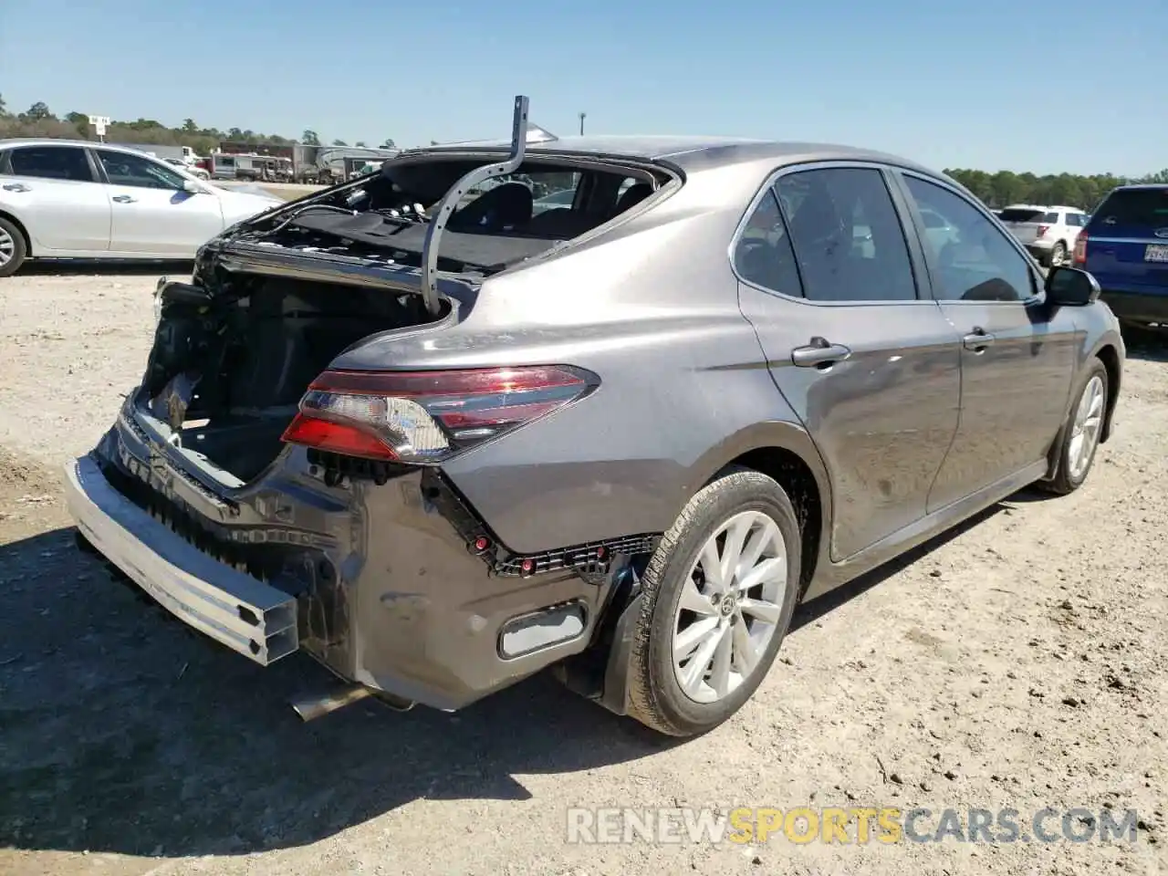 4 Photograph of a damaged car 4T1C11AK3MU440823 TOYOTA CAMRY 2021