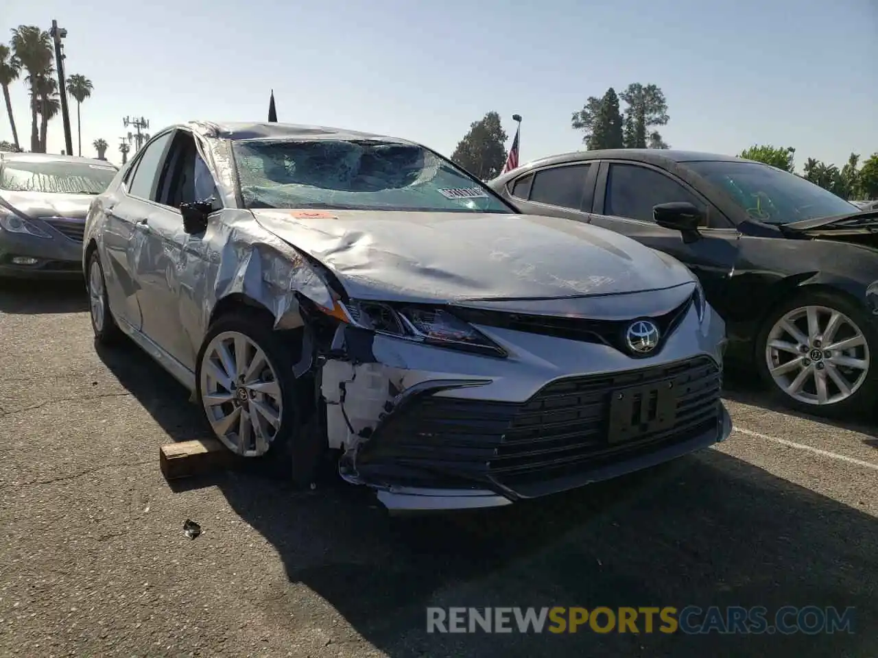 1 Photograph of a damaged car 4T1C11AK3MU444628 TOYOTA CAMRY 2021