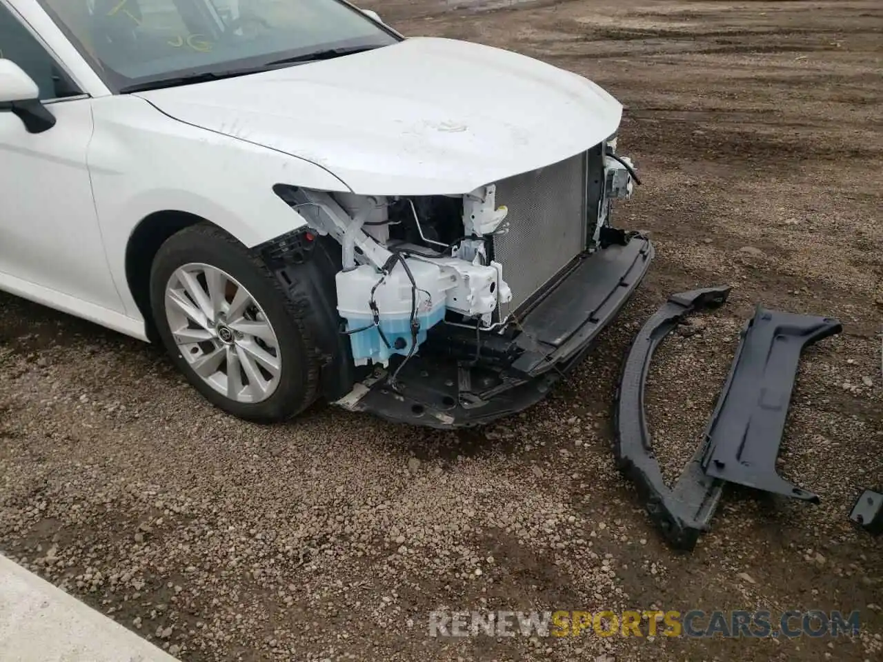 9 Photograph of a damaged car 4T1C11AK3MU572805 TOYOTA CAMRY 2021