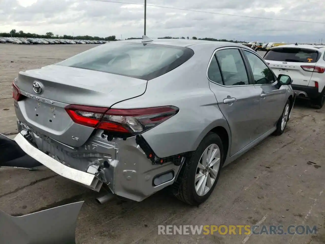 4 Photograph of a damaged car 4T1C11AK3MU615815 TOYOTA CAMRY 2021