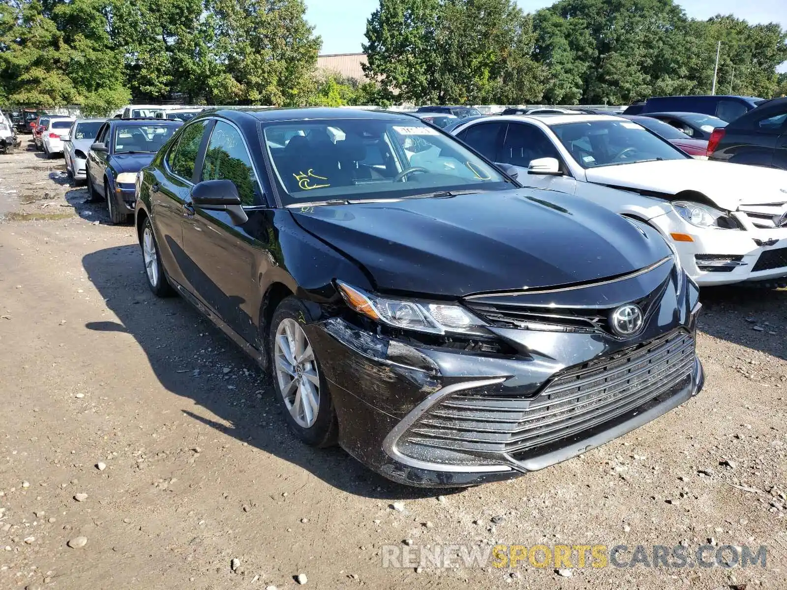 1 Photograph of a damaged car 4T1C11AK4MU420094 TOYOTA CAMRY 2021