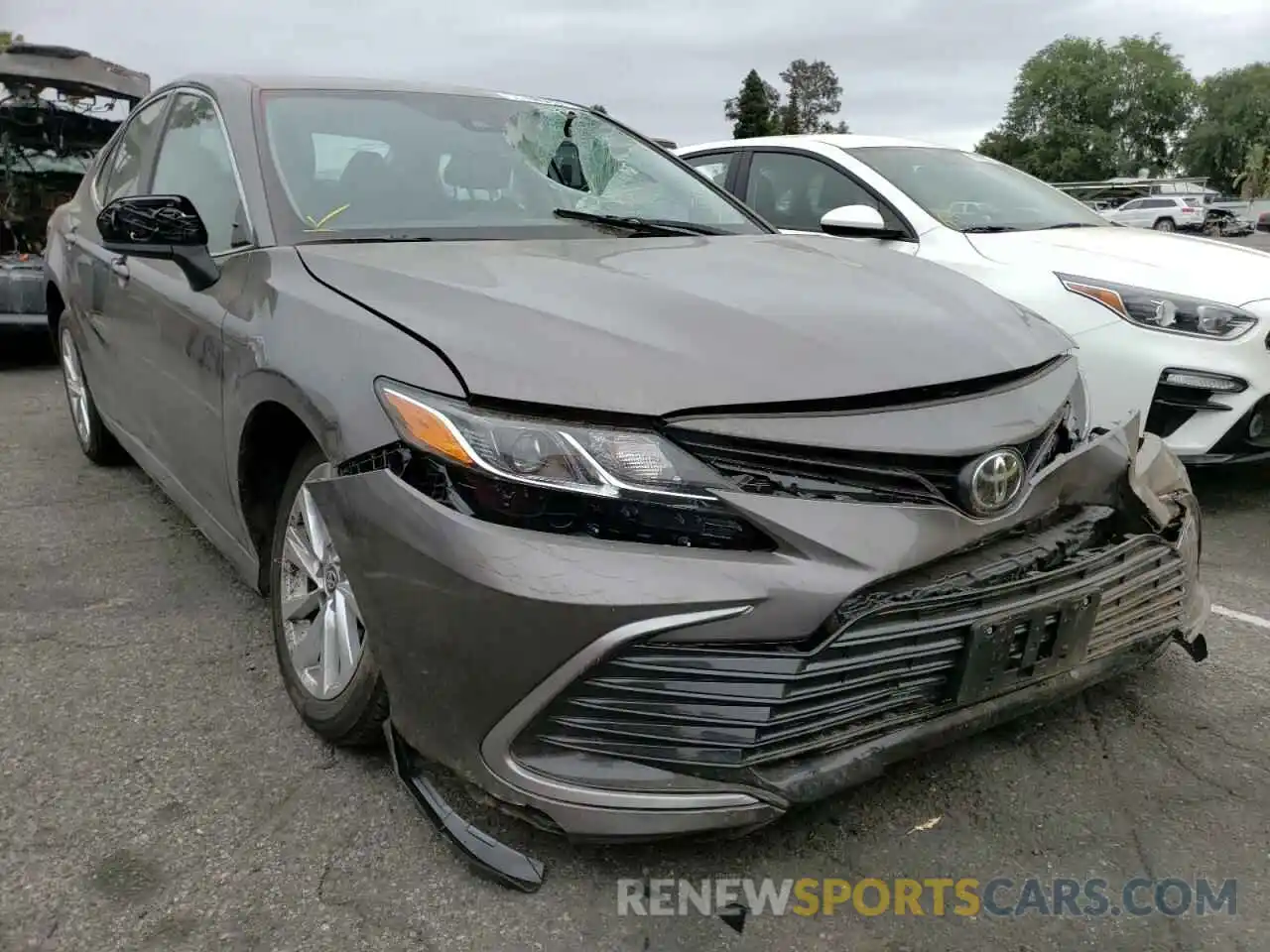 1 Photograph of a damaged car 4T1C11AK4MU434657 TOYOTA CAMRY 2021