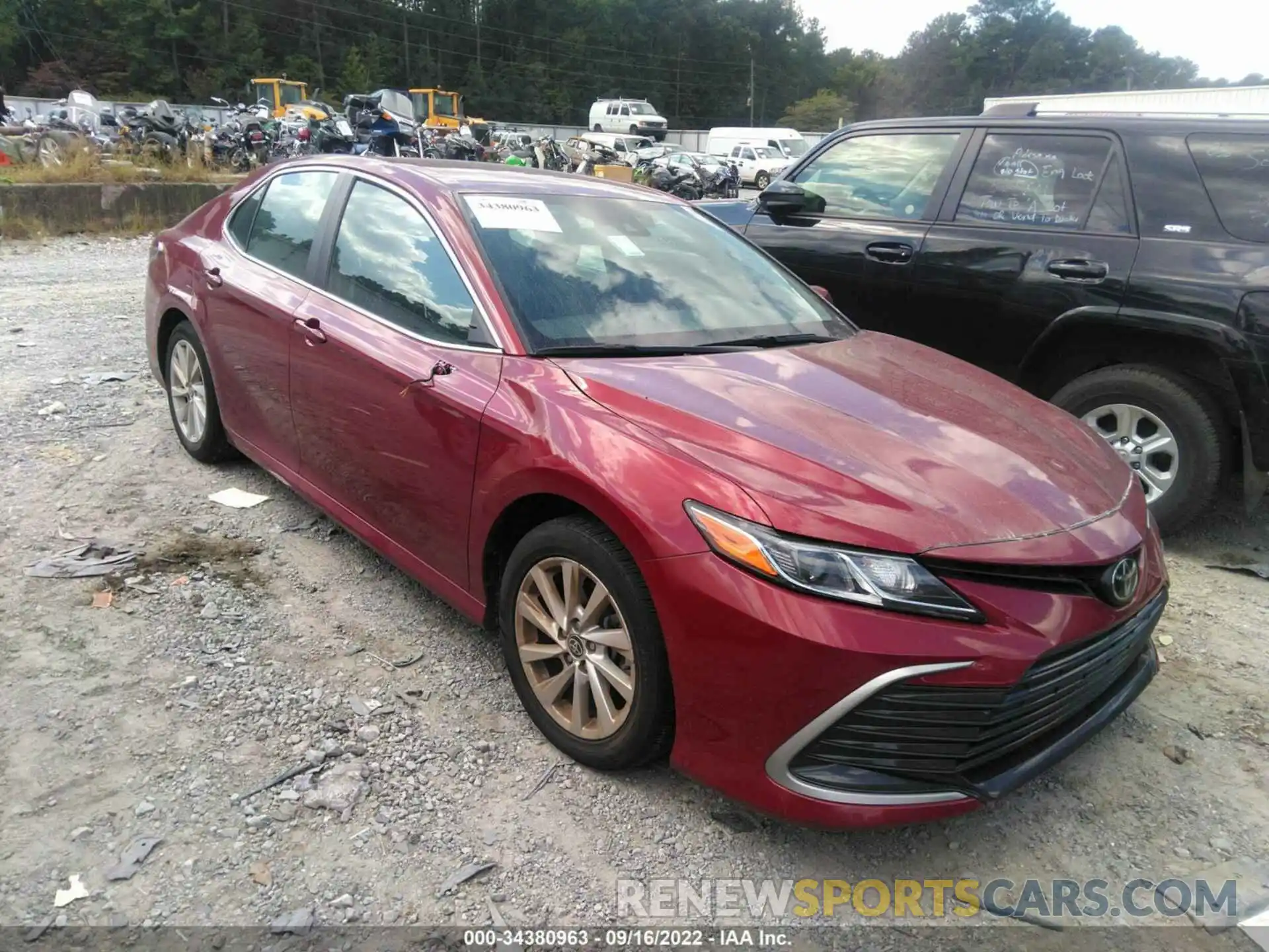 1 Photograph of a damaged car 4T1C11AK4MU440605 TOYOTA CAMRY 2021