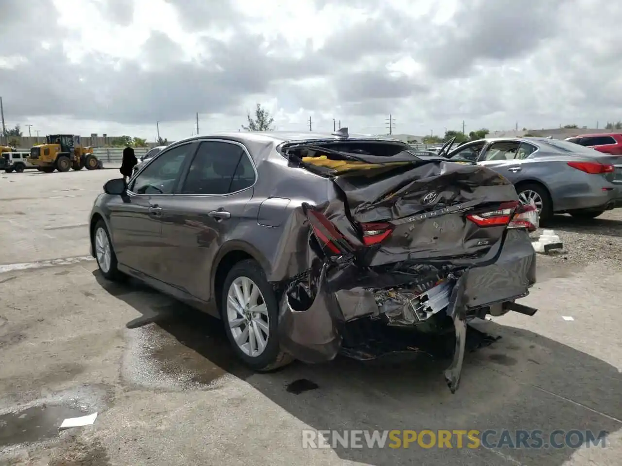 3 Photograph of a damaged car 4T1C11AK4MU472339 TOYOTA CAMRY 2021