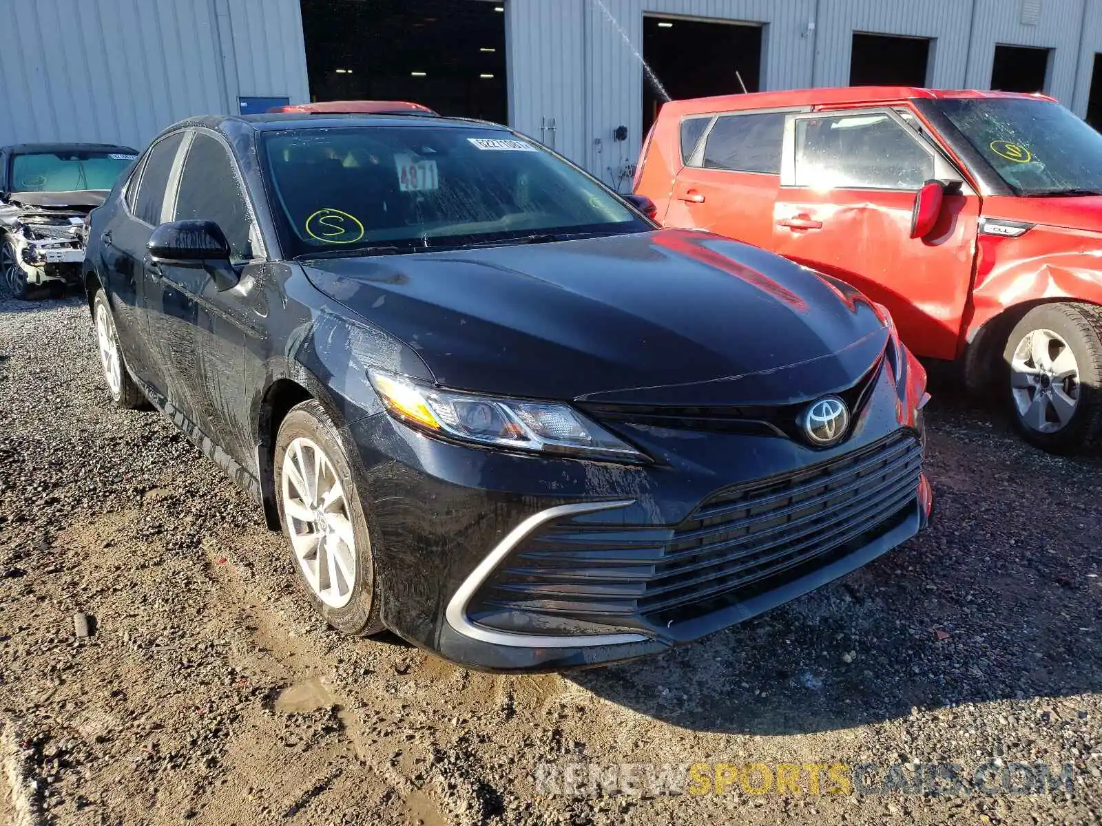 1 Photograph of a damaged car 4T1C11AK4MU548853 TOYOTA CAMRY 2021