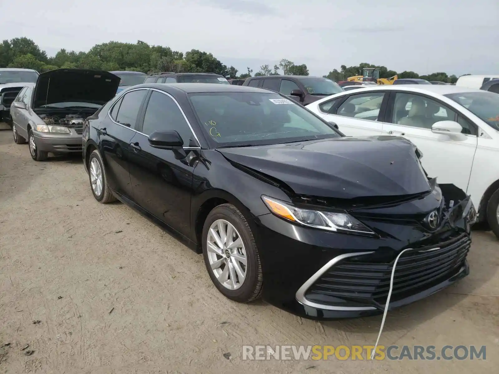 1 Photograph of a damaged car 4T1C11AK4MU552837 TOYOTA CAMRY 2021