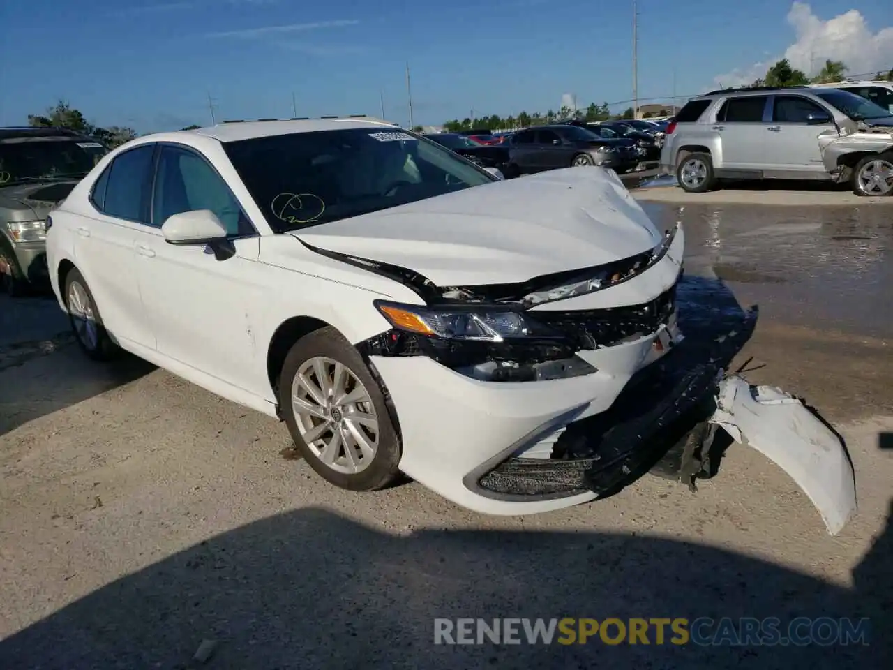 1 Photograph of a damaged car 4T1C11AK4MU560792 TOYOTA CAMRY 2021