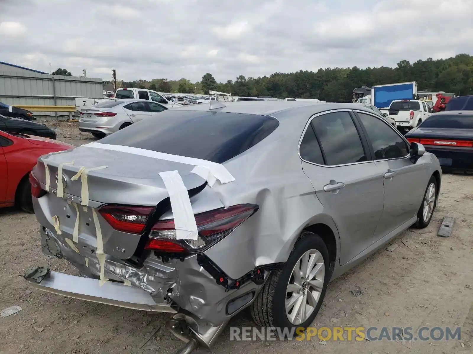 4 Photograph of a damaged car 4T1C11AK4MU570108 TOYOTA CAMRY 2021