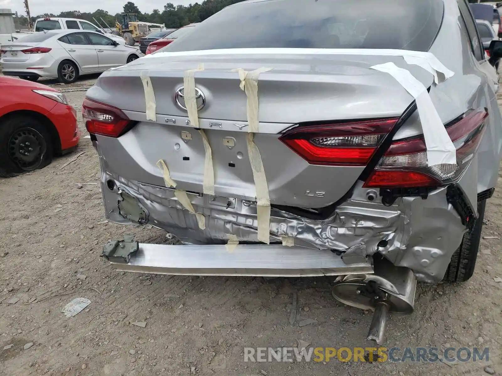 9 Photograph of a damaged car 4T1C11AK4MU570108 TOYOTA CAMRY 2021