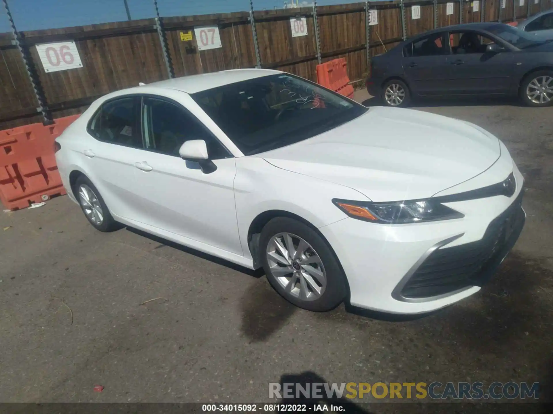 1 Photograph of a damaged car 4T1C11AK4MU585014 TOYOTA CAMRY 2021