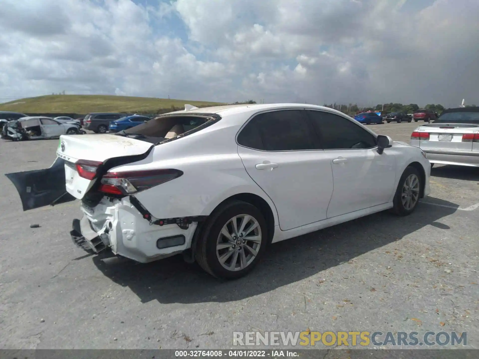 4 Photograph of a damaged car 4T1C11AK4MU586034 TOYOTA CAMRY 2021