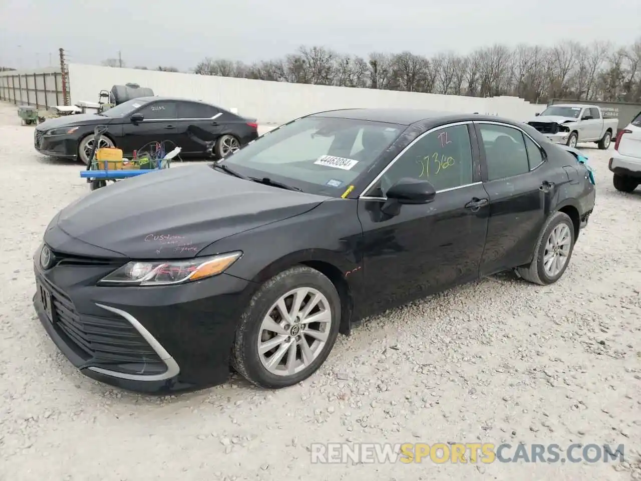 1 Photograph of a damaged car 4T1C11AK4MU590570 TOYOTA CAMRY 2021