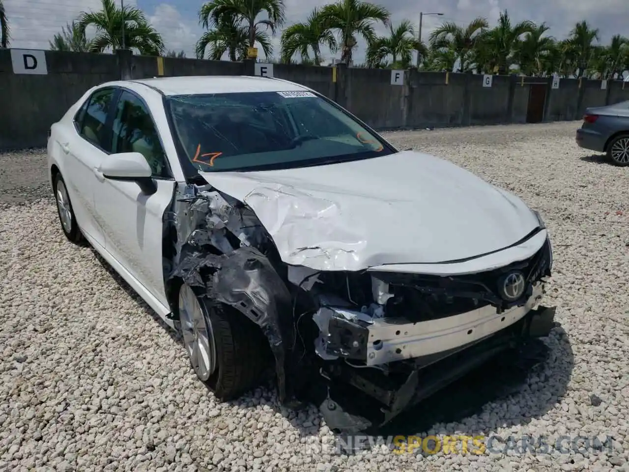 1 Photograph of a damaged car 4T1C11AK4MU592464 TOYOTA CAMRY 2021