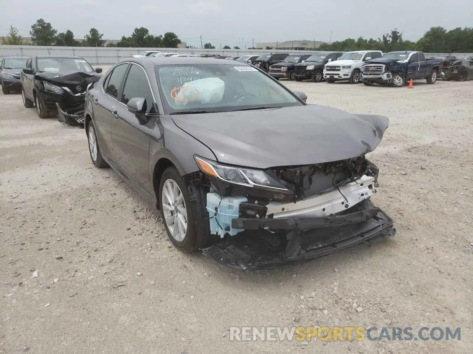 1 Photograph of a damaged car 4T1C11AK4MU593923 TOYOTA CAMRY 2021