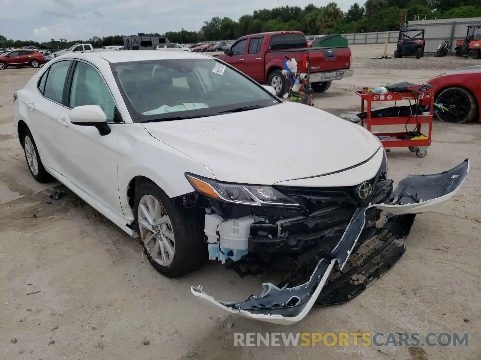 1 Photograph of a damaged car 4T1C11AK5MU429631 TOYOTA CAMRY 2021