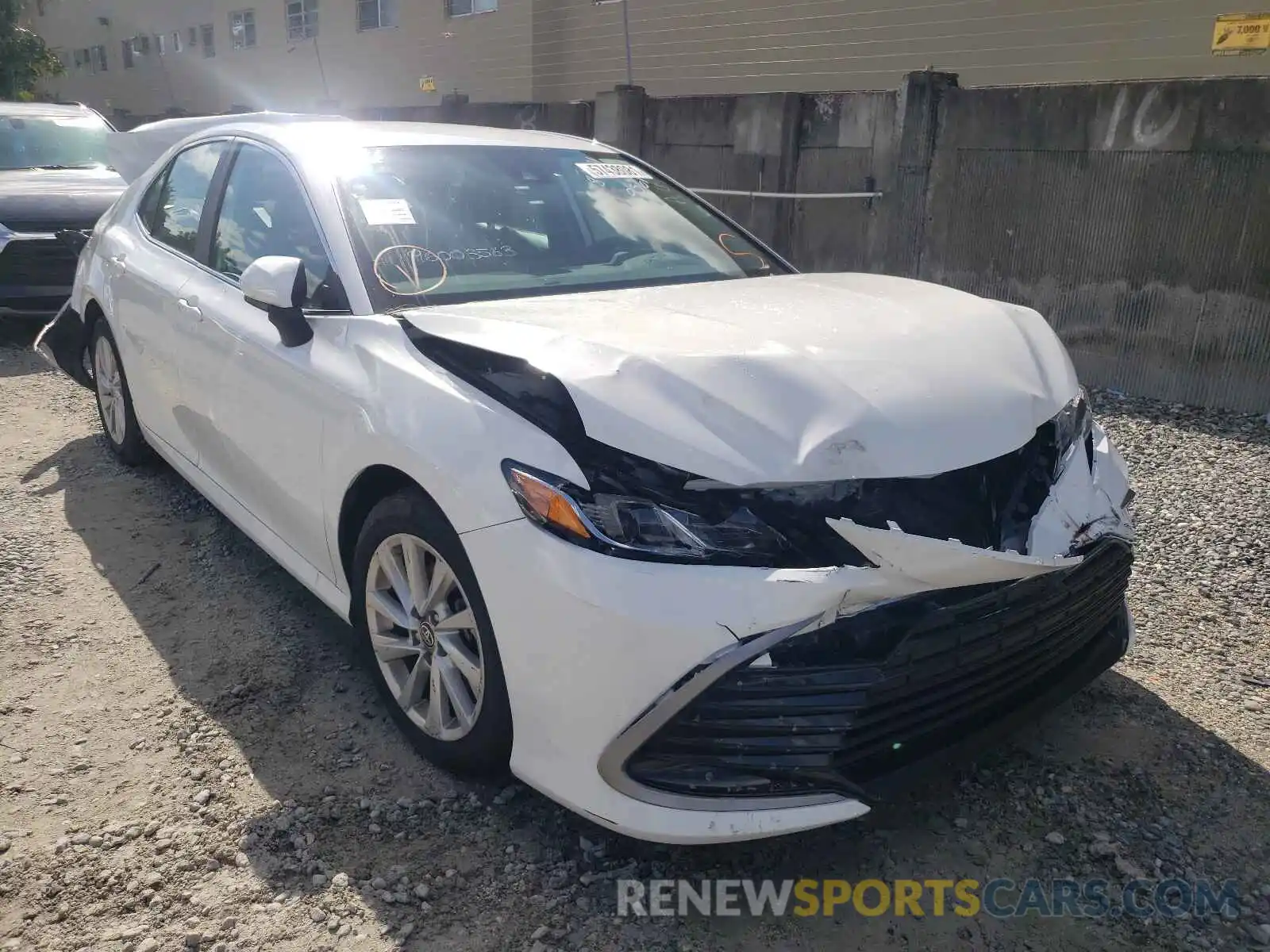 1 Photograph of a damaged car 4T1C11AK5MU439561 TOYOTA CAMRY 2021