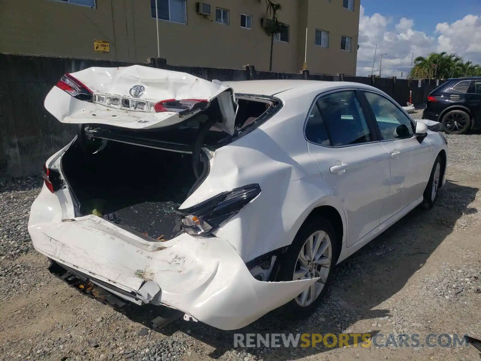 4 Photograph of a damaged car 4T1C11AK5MU439561 TOYOTA CAMRY 2021