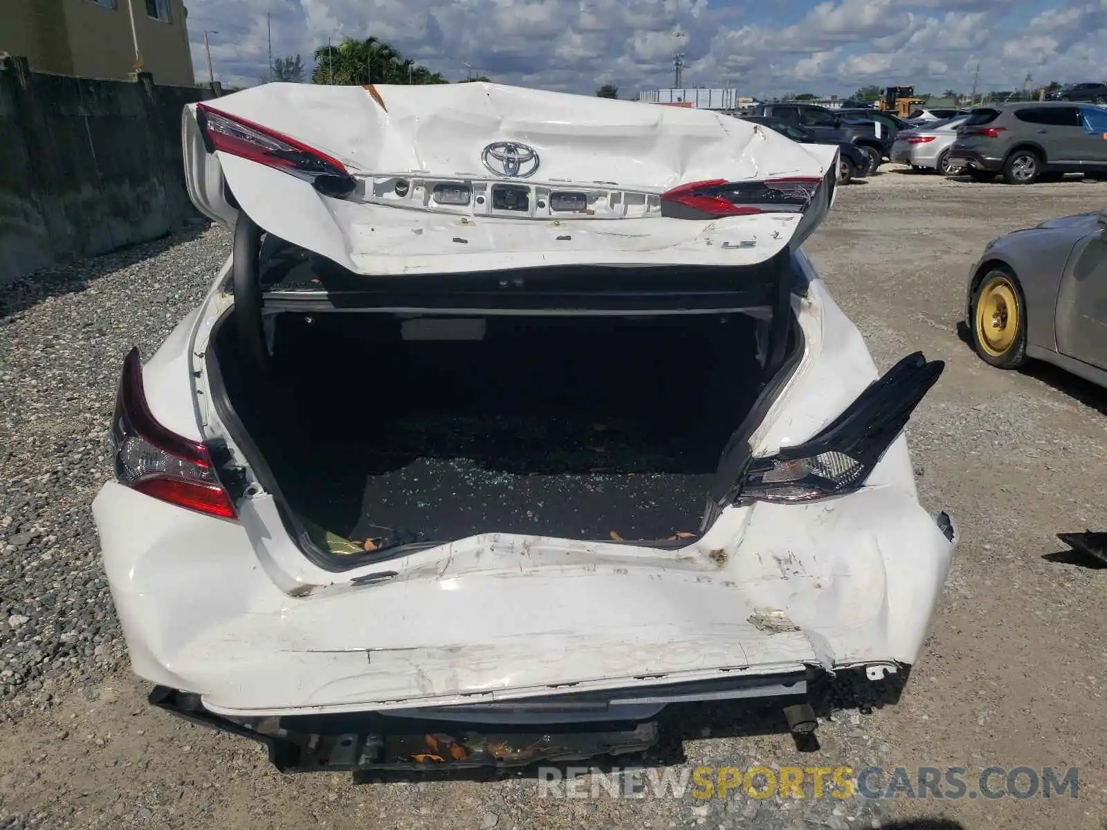 9 Photograph of a damaged car 4T1C11AK5MU439561 TOYOTA CAMRY 2021