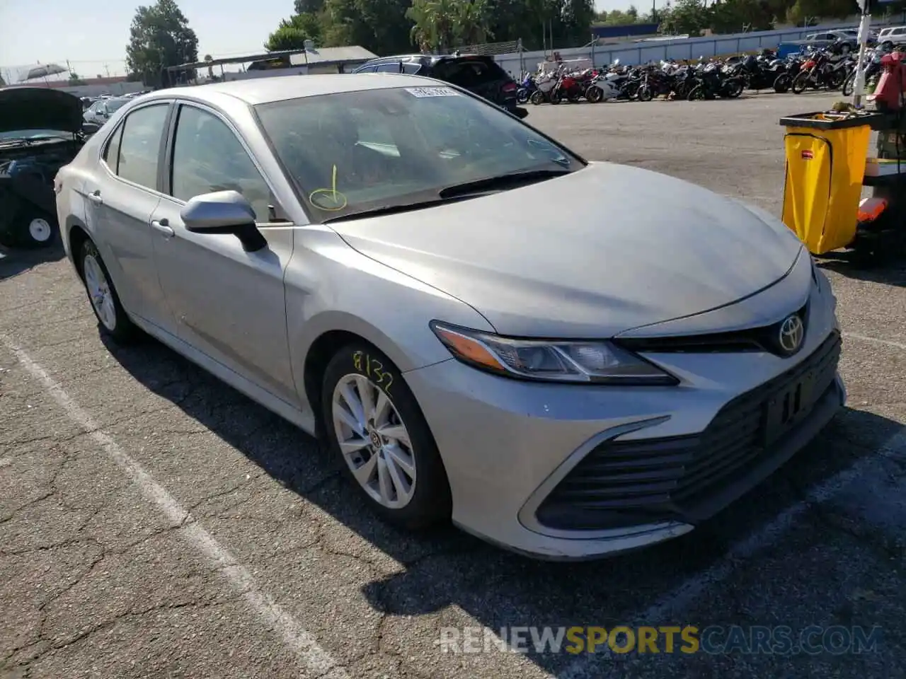 1 Photograph of a damaged car 4T1C11AK5MU443528 TOYOTA CAMRY 2021