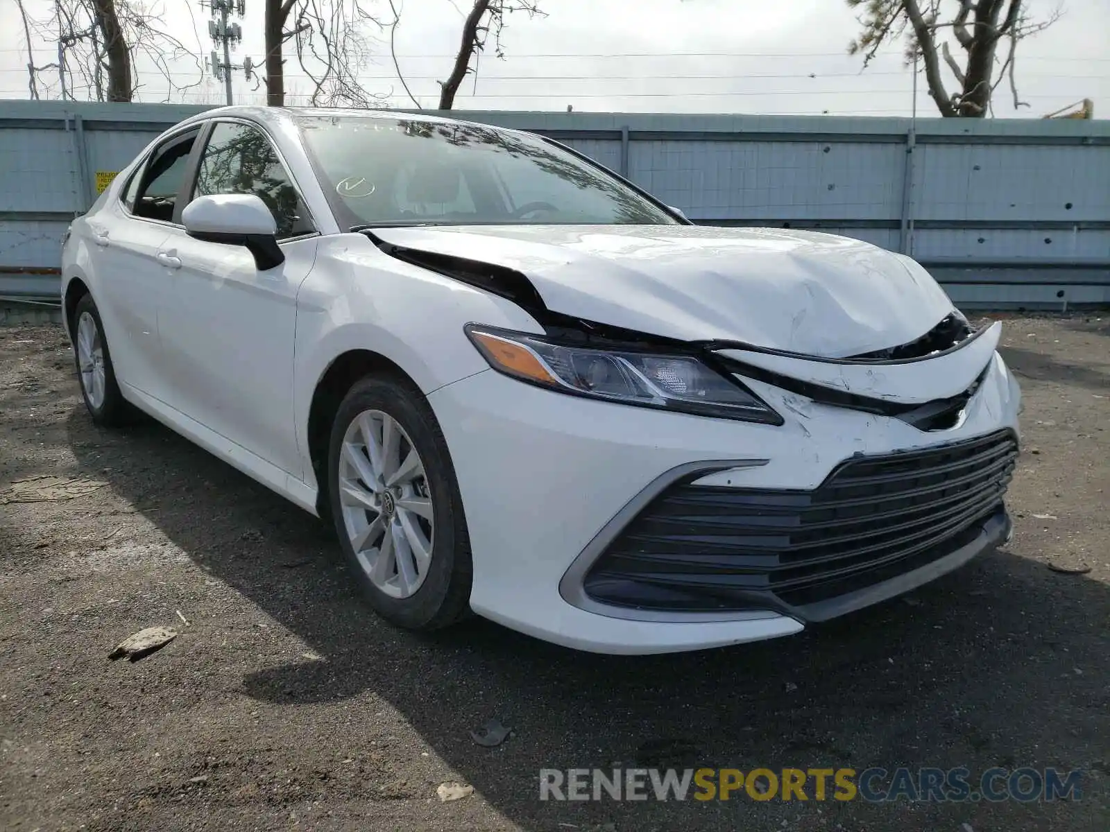 1 Photograph of a damaged car 4T1C11AK5MU518793 TOYOTA CAMRY 2021