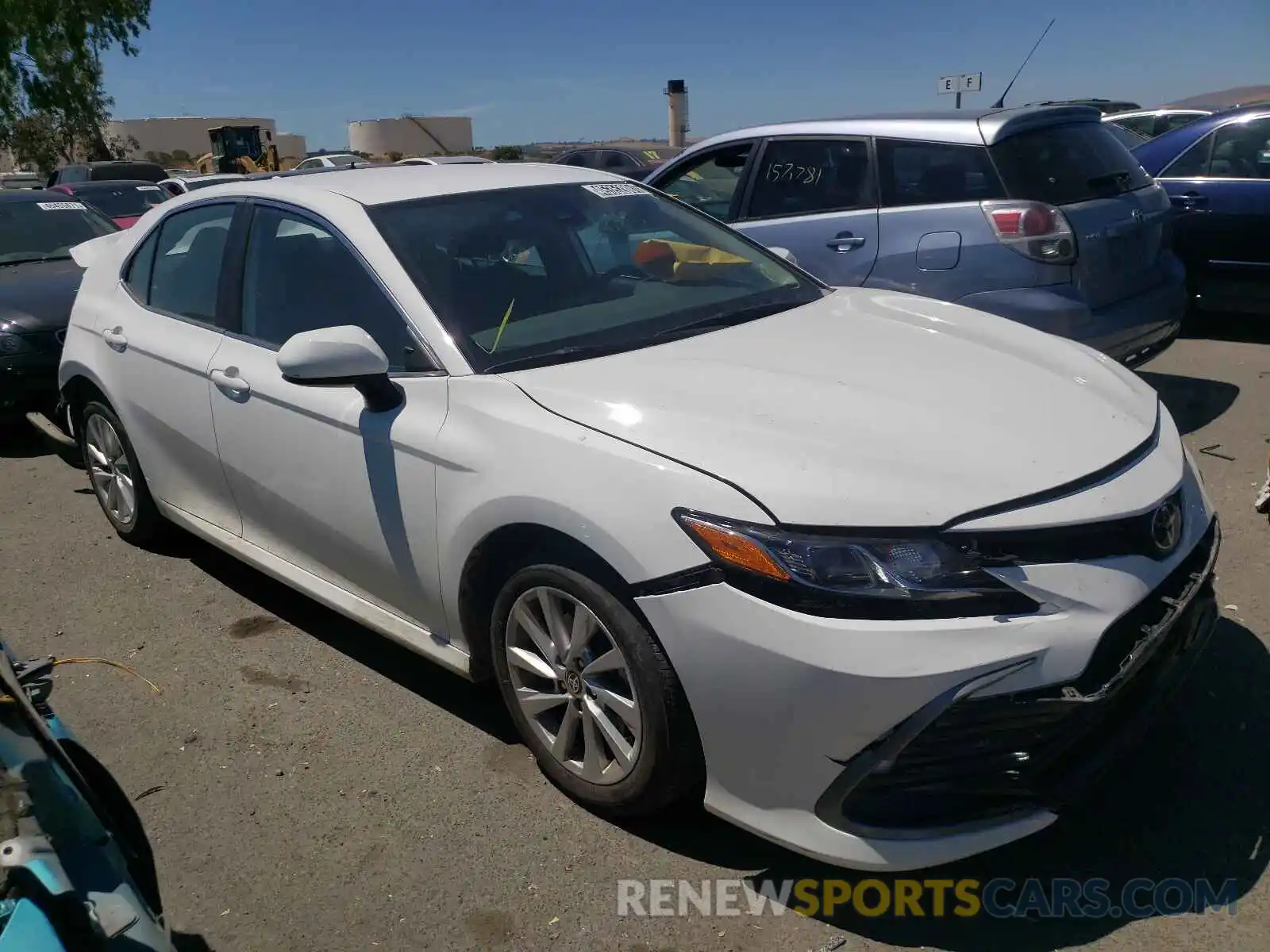 1 Photograph of a damaged car 4T1C11AK5MU526103 TOYOTA CAMRY 2021