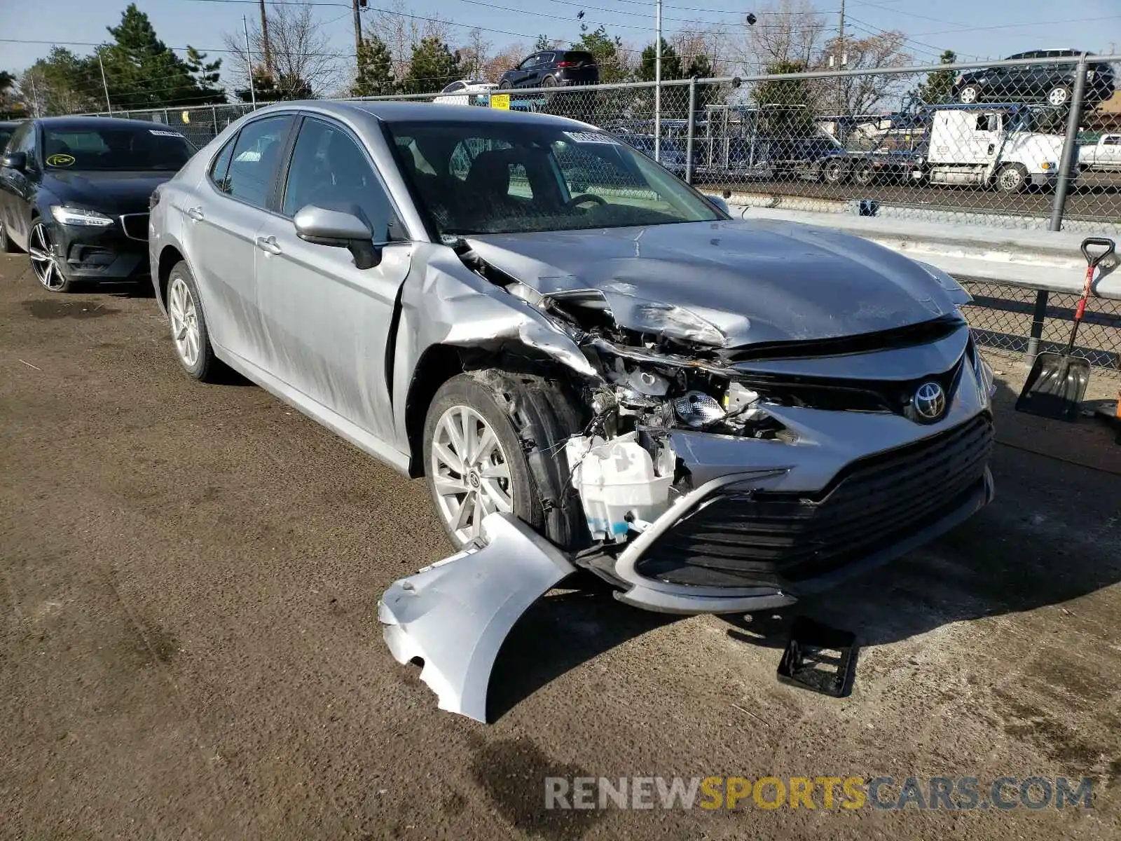 1 Photograph of a damaged car 4T1C11AK5MU529311 TOYOTA CAMRY 2021