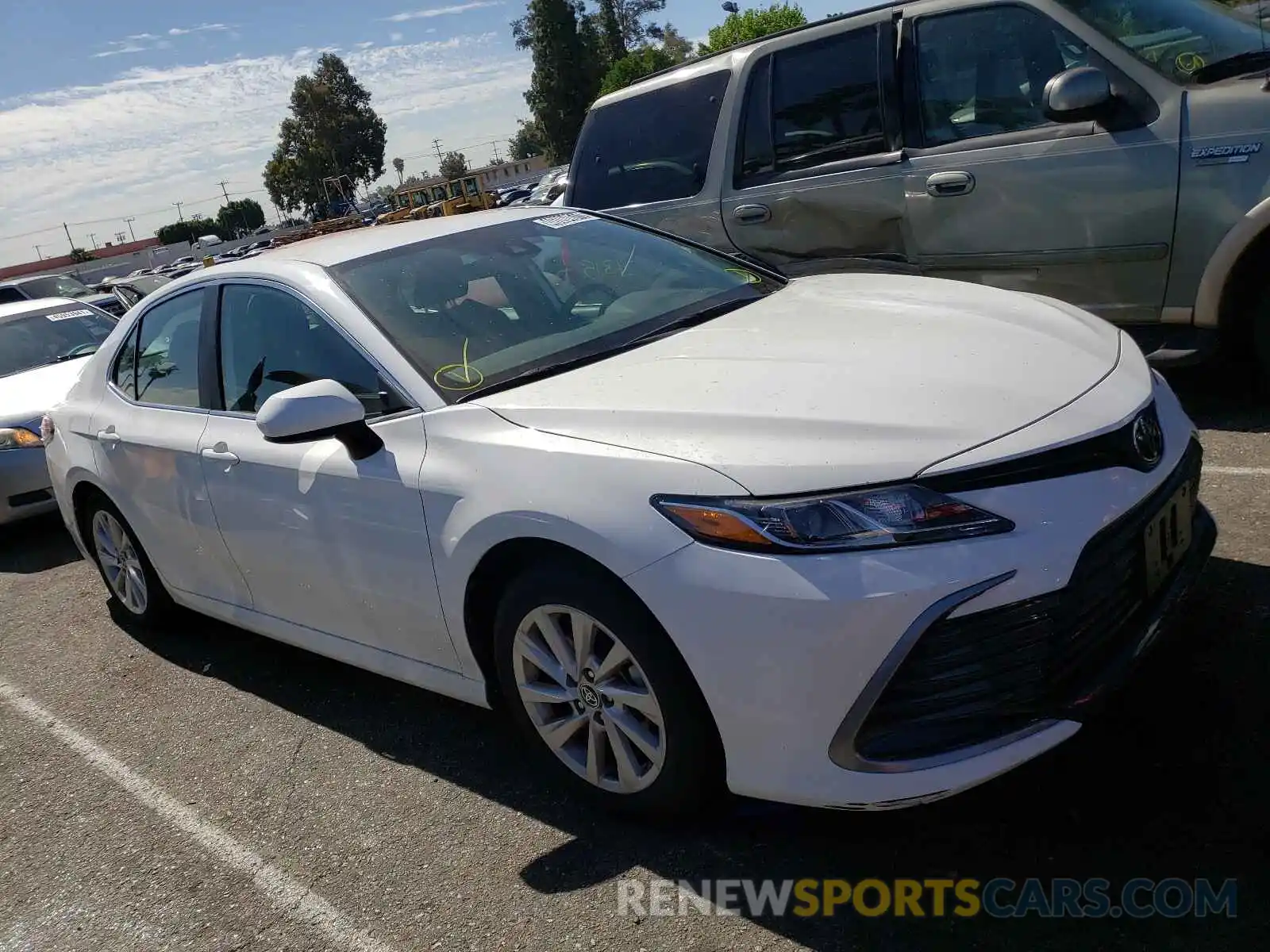 1 Photograph of a damaged car 4T1C11AK5MU549848 TOYOTA CAMRY 2021