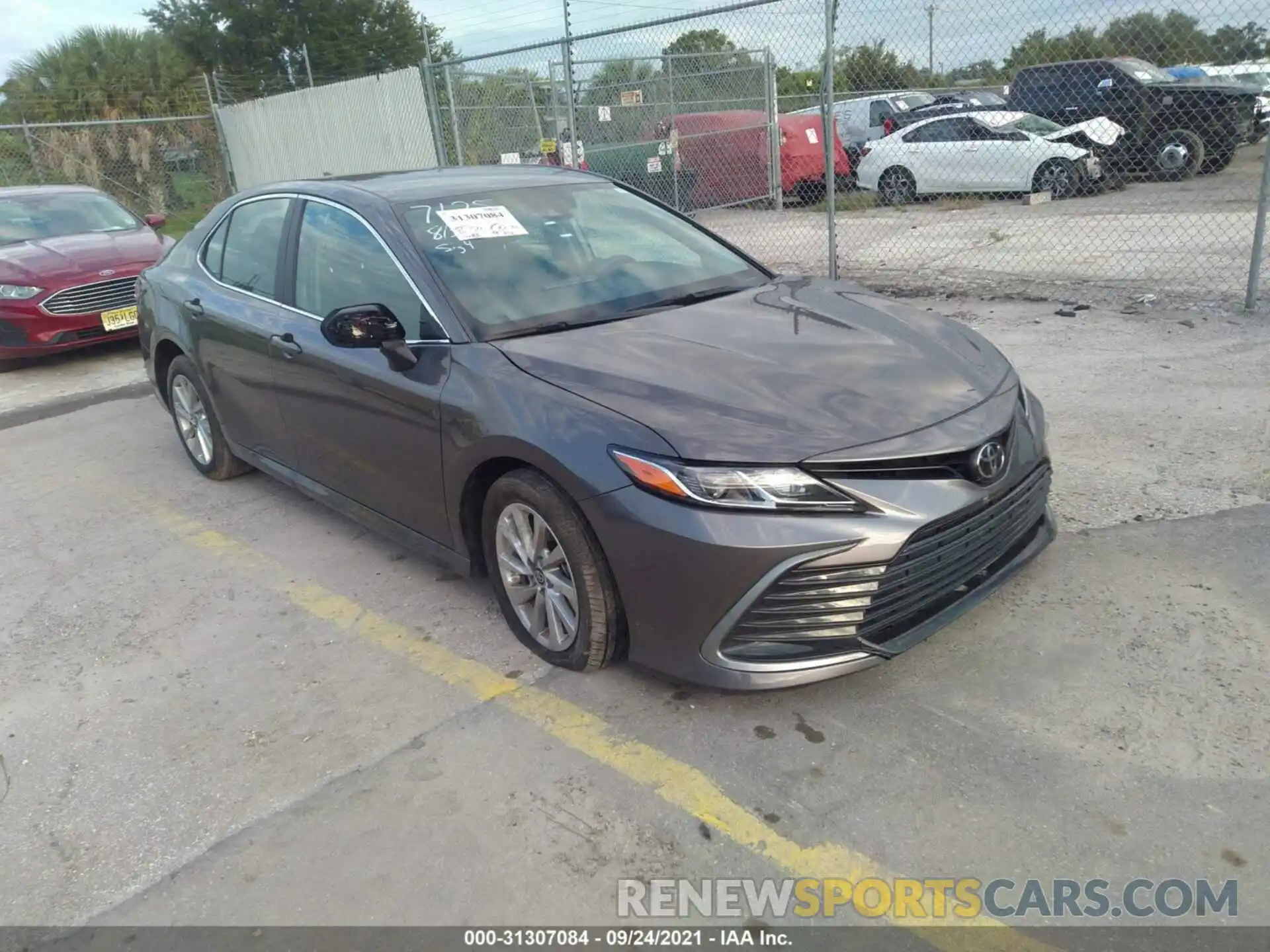 1 Photograph of a damaged car 4T1C11AK5MU557125 TOYOTA CAMRY 2021