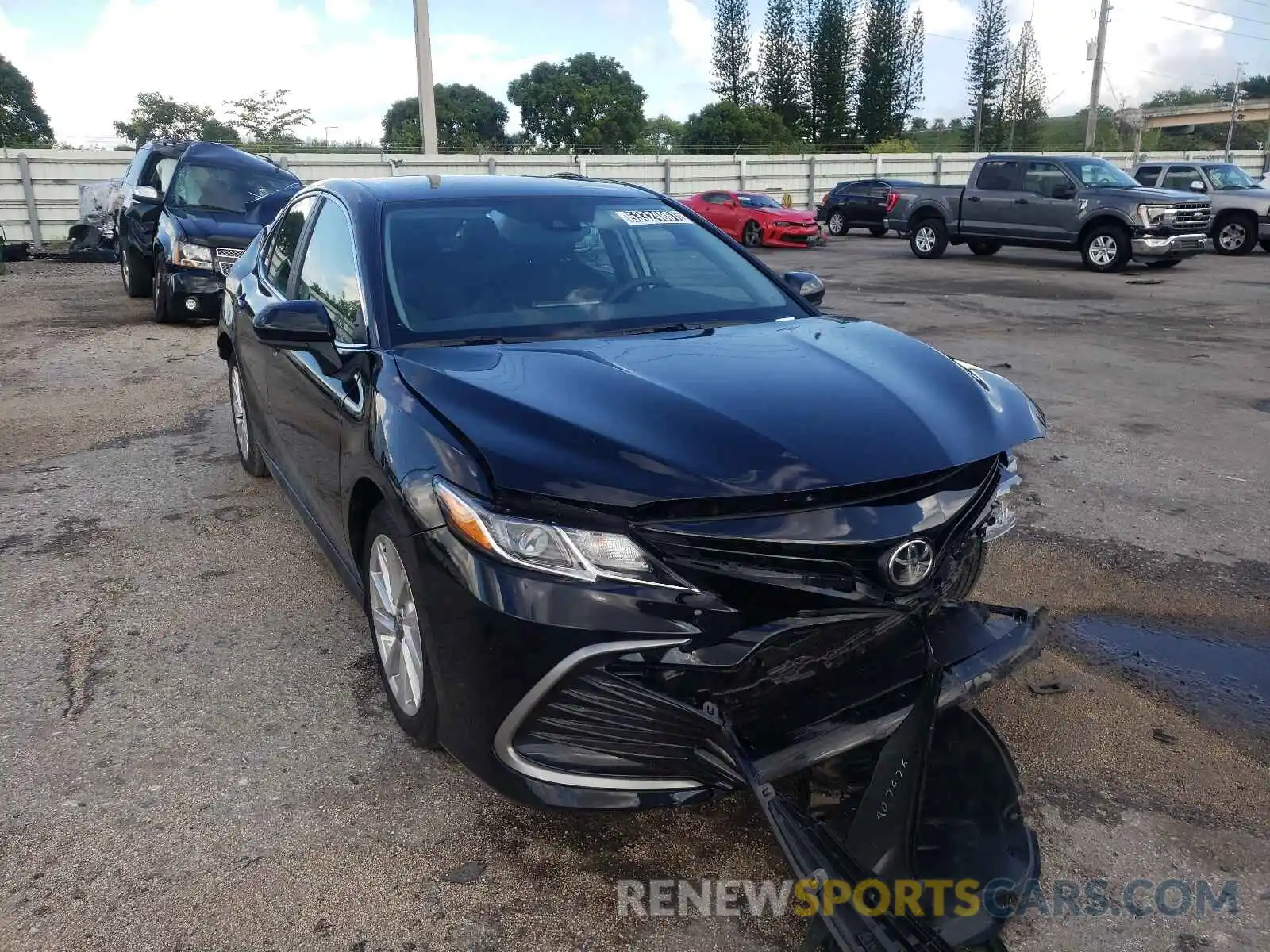 1 Photograph of a damaged car 4T1C11AK5MU562499 TOYOTA CAMRY 2021