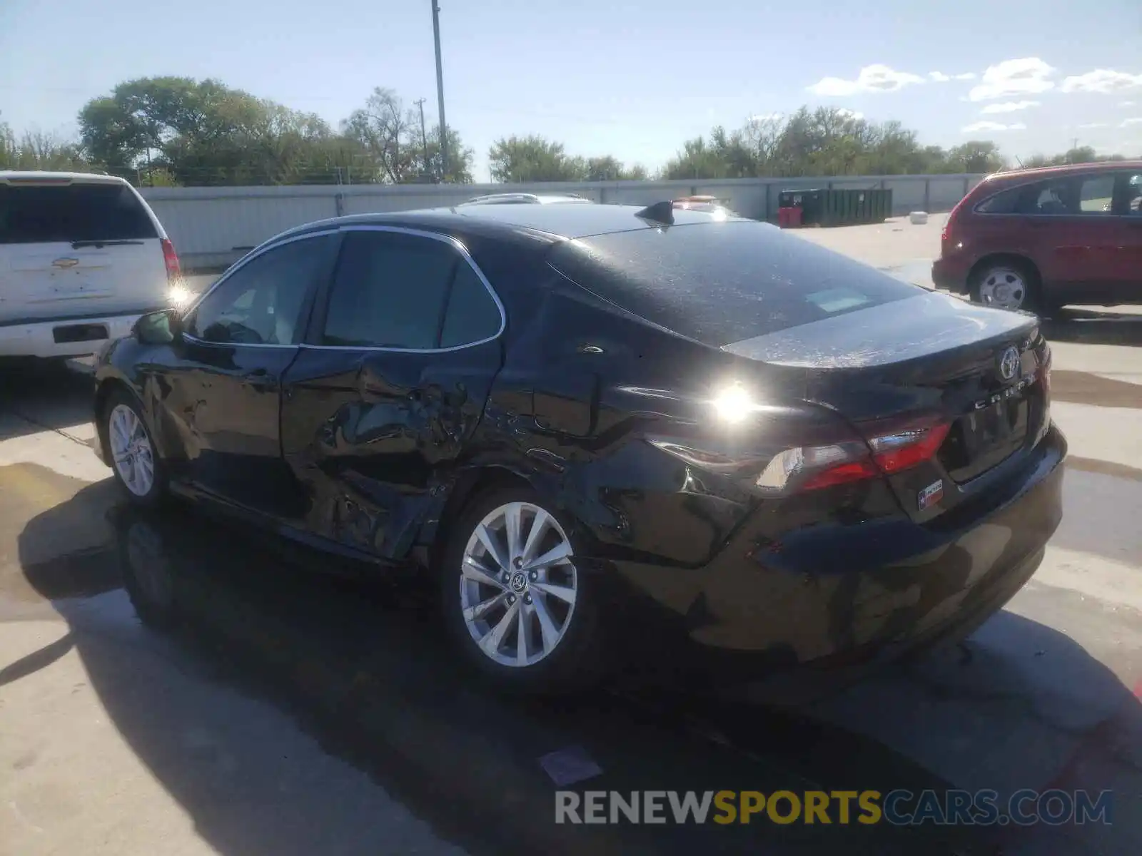 3 Photograph of a damaged car 4T1C11AK5MU579223 TOYOTA CAMRY 2021