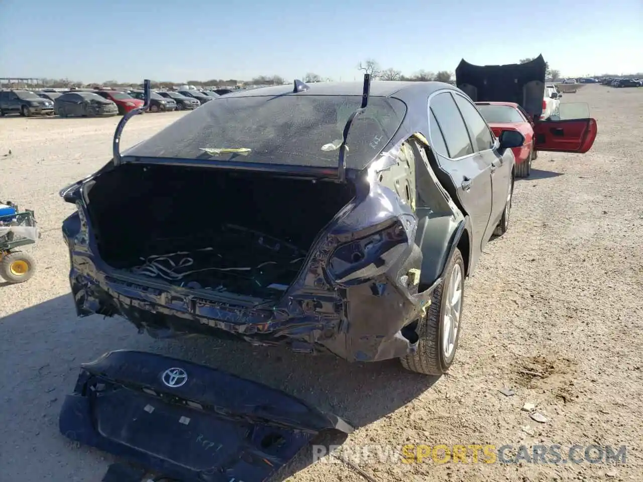 9 Photograph of a damaged car 4T1C11AK5MU586043 TOYOTA CAMRY 2021