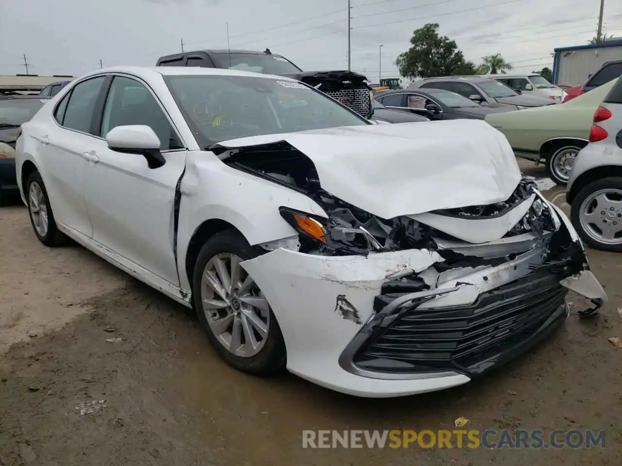 1 Photograph of a damaged car 4T1C11AK5MU598550 TOYOTA CAMRY 2021