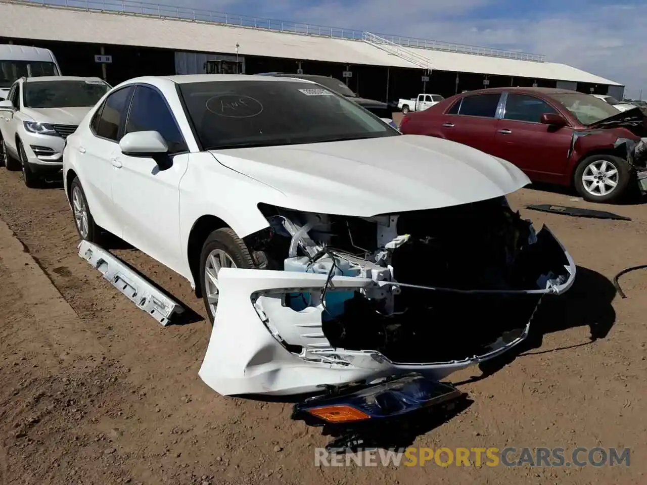 1 Photograph of a damaged car 4T1C11AK5MU604265 TOYOTA CAMRY 2021