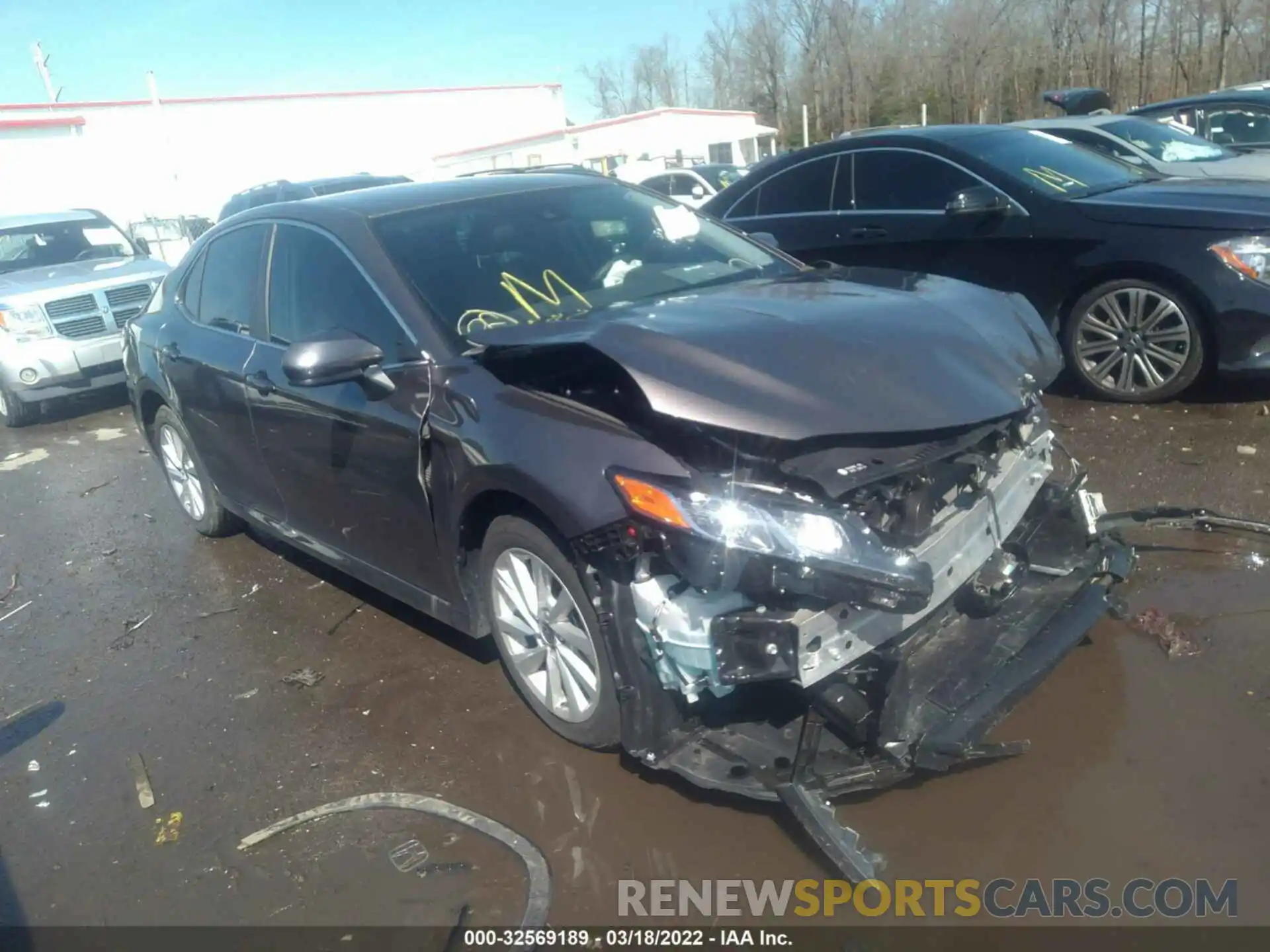 1 Photograph of a damaged car 4T1C11AK5MU612608 TOYOTA CAMRY 2021