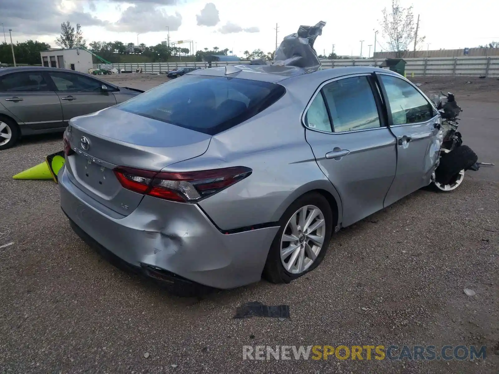 4 Photograph of a damaged car 4T1C11AK6MU428052 TOYOTA CAMRY 2021